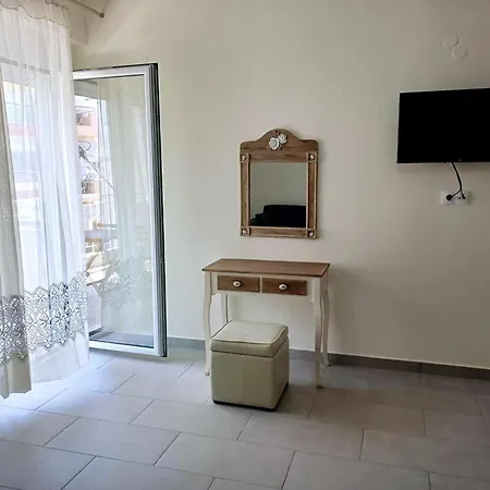 Manos Luxury * Nea Kallikrateia