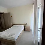 Manos Luxury Apartamento *