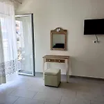 Manos Luxury * Nea Kallikrateia