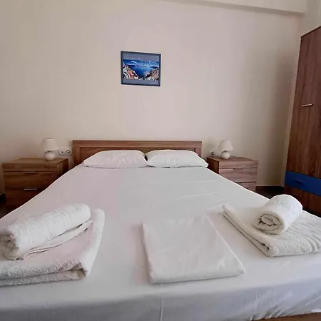 Manos Luxury Appartement *