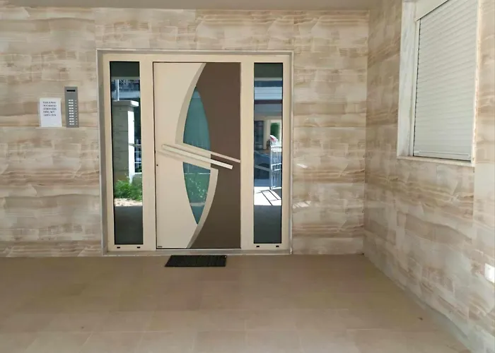 Manos Luxury Nea Kallikrateia