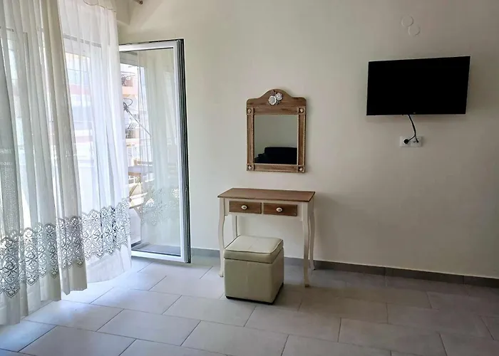 Manos Luxury * Nea Kallikrateia